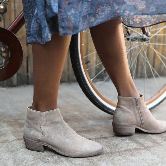 Frye Carson Piping Beige Suede Leather Low Heel Classic Minimalist Ankle Booties - Picture 4 of 16